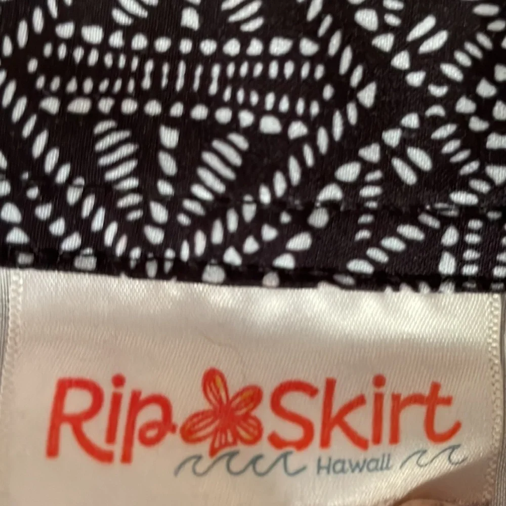 RIPSKIRT Size Medium - Picture 5 of 12